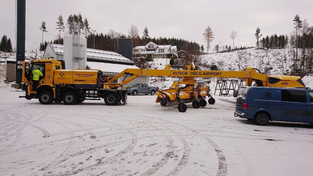 CHnor: Snøryddemaskiner til flyplasser